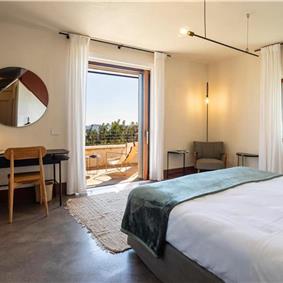 4 bedroom villa with pool near Noto, sleeps 8